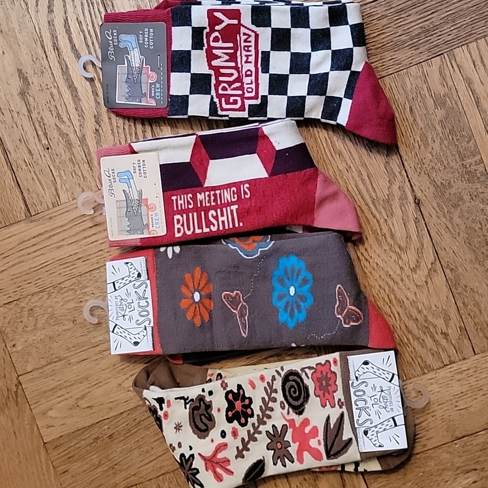 BUNDLE/4-NOVELTY SOCKS